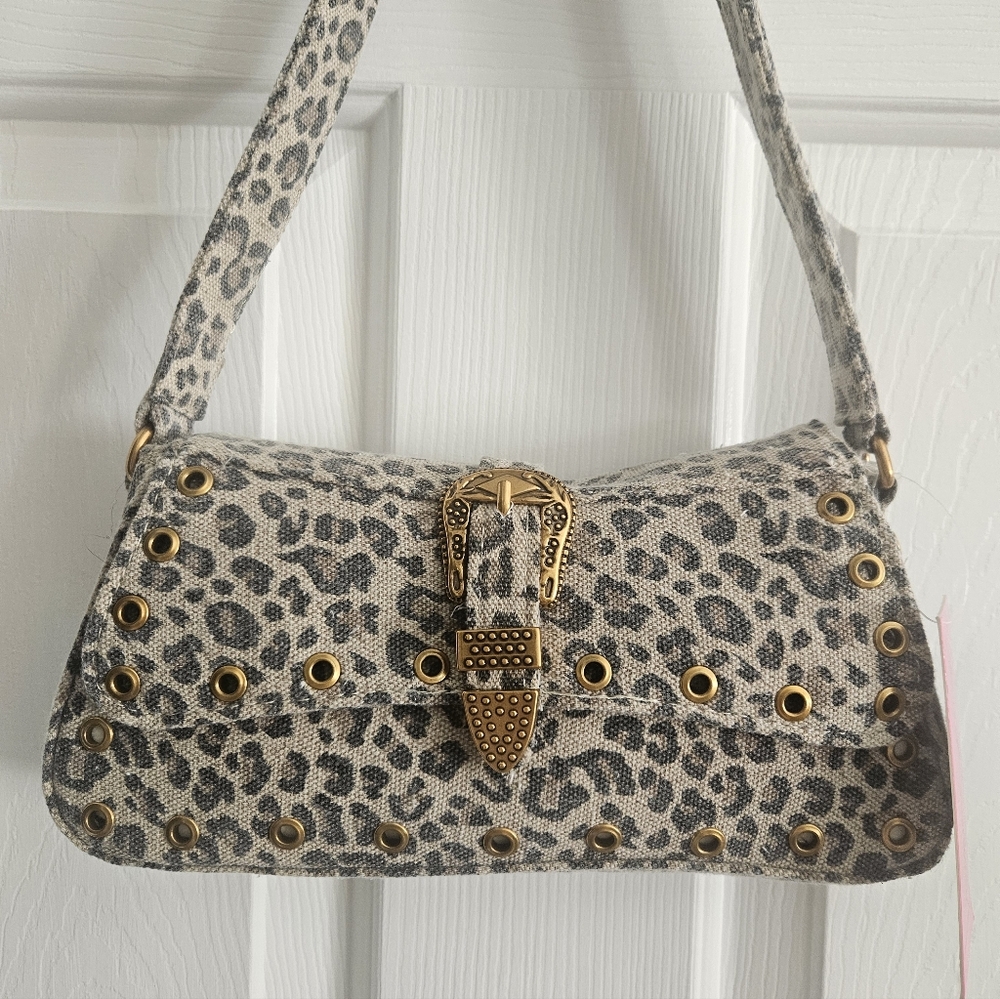 NWT Betsey Johnson XO- Isla Leopard Print Shoulder Bag - Picture 2 of 9